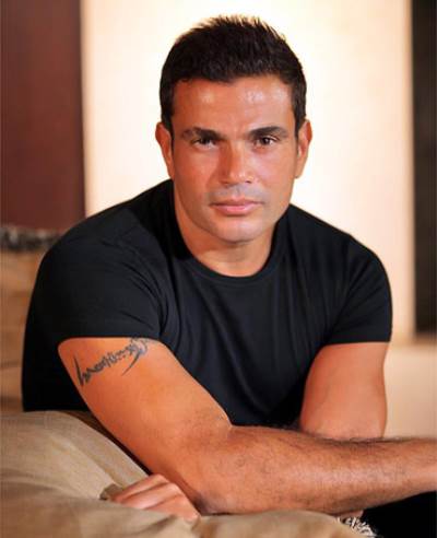 هكذا ردت زينة على وساطة عمرو دياب بقضيتها مع أحمد عز