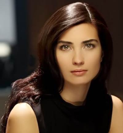 هل انفصلت توبا بويوكوستين عن زوجها؟