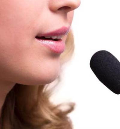 لتحسدك الأخريات على جمال صوتك اتبعي التمرينات التالية