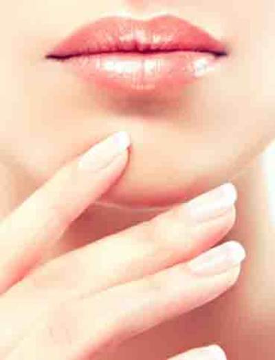 اصنعى جلوس للشفاه طبيعى فى المنزل