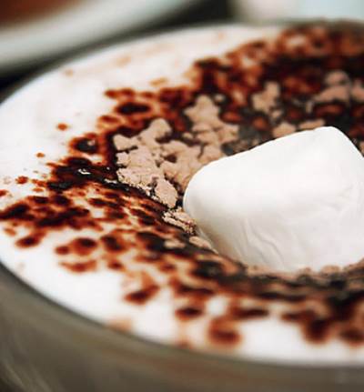 الشوكولاتة الساخنة مع المارشميللو