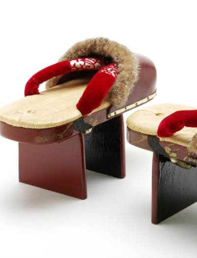  شاهد .. أحذية لها قصص على مر التاريخ