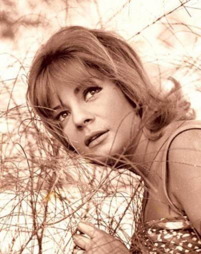 نادية لطفي.. العندليبة الشقراء