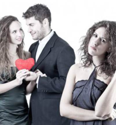 3 طرق تحميك من ألاعيب الزوجة الثانية