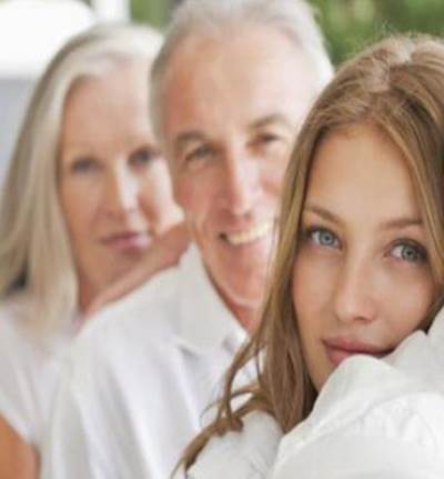 كيف تتعاملين مع تدخل حماتك في حياتك الزوجية؟