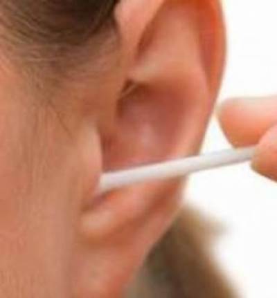 لهذا يجب أن لا تستعملوا أعواد قطن تنظيف الأذن
