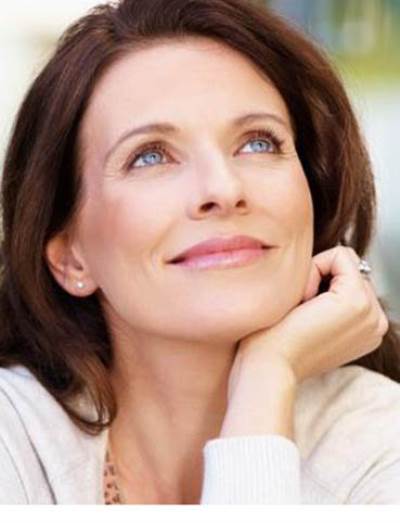 8 حيل بالماكياج لعيون ساحرة بعد الأربعين