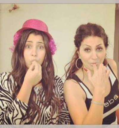 هكذا إحتفلت آيتن عامر بعيد ميلاد شقيقتها وفاء