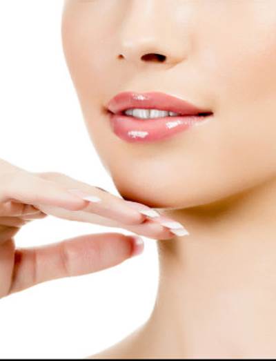 تخلصي من اسمرار الرقبة والعلامات الداكنة بطرق بسيطة