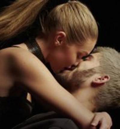 الصورة التي تؤكد أن قصة حب زين وَجيجي أقوى من مشاكلهما