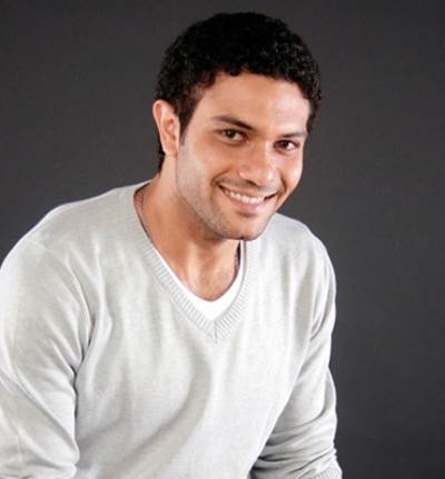 آسر ياسين بديل أحمد حلمي في "تراب الماس"