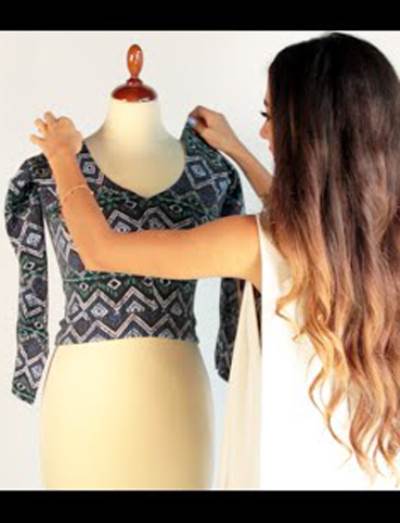 بالفيديو .. تحويل الشورت القديم لـ "بلوزة" على الموضة