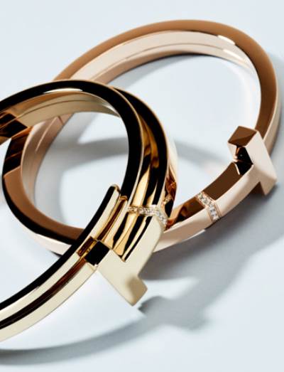 الطريقة الصحيحة لتنظيف مجوهراتك الذهبية في المنزل