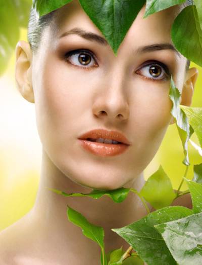 وصفات طبيعية لتنظيف البشرة لإطلالة جذابة في العيد 