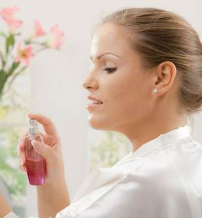 احذري .. عطرك قد يلوث الجو