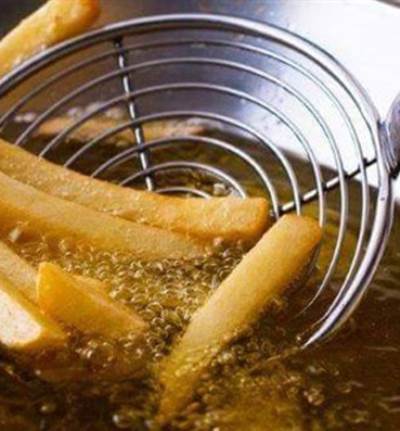 تجنب أضرار "القلى فى الزيت".. بهذه النصائح 