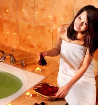 خدع لعطر يدوم طويلاً على كل سيدة تجربتها