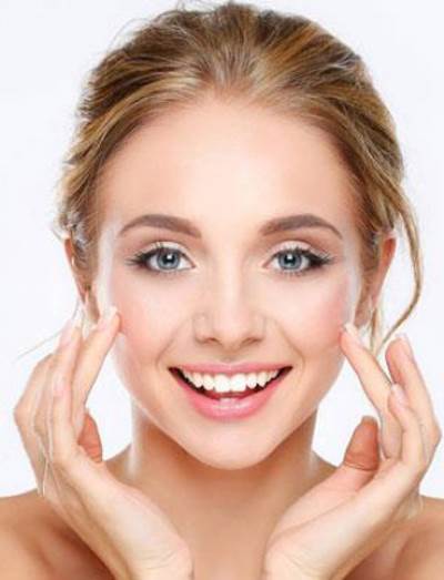 نصيحة الجمال : استخدمى زيت الزيتون والملح لبشرة ناعمة وحريرية