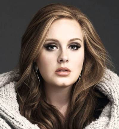 أديل تتزوج من حبيبها "سايمون كونيكى" فى الكريسماس