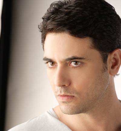 كوارث لأحمد عز بعد صراعاته مع زينا