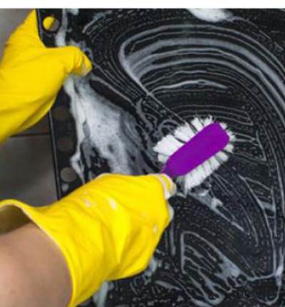 كيفية تنظيف الأوانى المحروقة