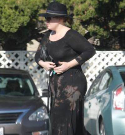 هل تزوجت أديل سراً؟