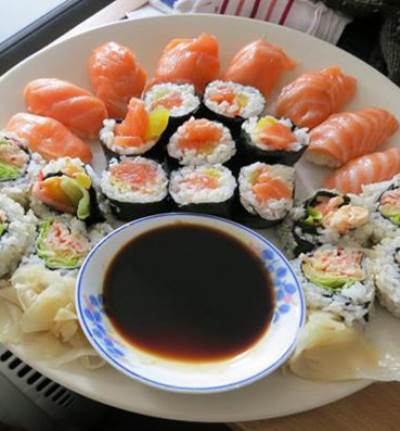 دراسة بريطانية تحذر من تناول السوشي
