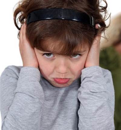 أخطاء يقع فيها الأبوان بعد الطلاق تضر بصحة الأطفال النفسية