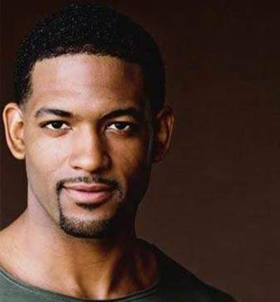 ممثل أميركي ينتحر مباشرة على الهواء