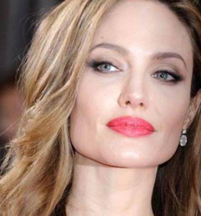 أنجلينا جولي تحذّر ترامب من التمييز على أساس الدين