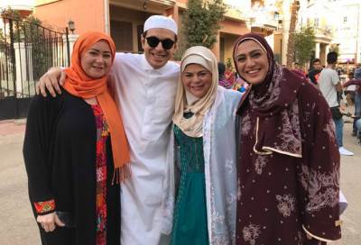 شاهدى ماجدة زكى ومى نور الشريف ترتديان الحجاب