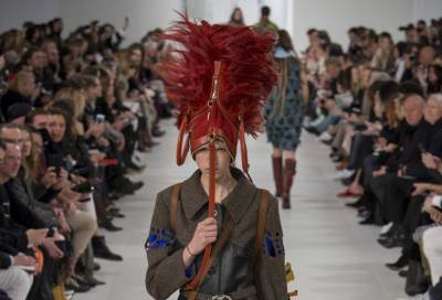 شاهدى ..  اَخر تقاليع موضة الشنط