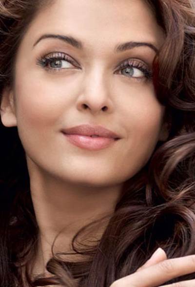 في يوم المرأة العالمي .. إليكم نجمات من بوليوود حصدن جوائز النوايا الحسنة