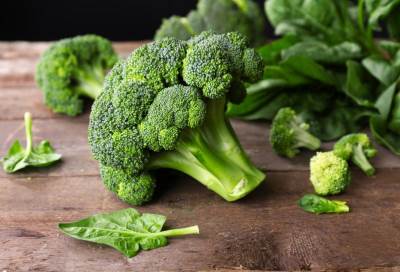  التدخين : تناول البروكولي بانتظام ينظف الرئة