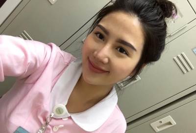 كارينا إنها الممرضة الأكثر إثارة في العالم