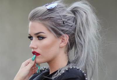  لهذا السبب ستصبغين شعرك باللون الفضي...