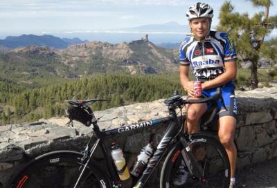 نمساوي يقطع كوبا في يومين ونصف على دراجته الهوائية