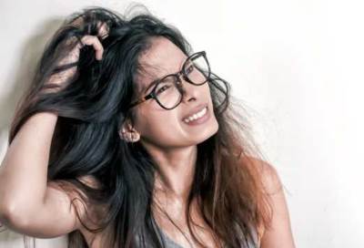 الأسباب الشائعة لحكة فروة الرأس المزمنة