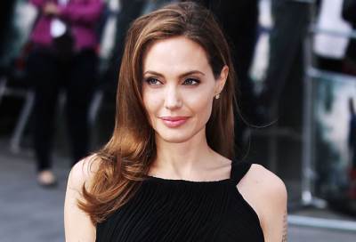 أنجلينا جولي ووالدها يضعان الخلافات جانباً ويلتقيان