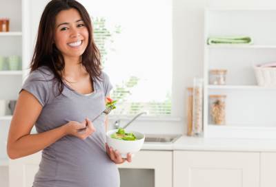 أنا حامل وأحب تناول الطباشير والثلج والرمل!