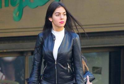 بالصورة .. هل صديقة رونالدو "حامل"؟