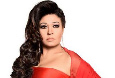 فيفي عبده تنتقم من رامز جلال وتكشف سر عدم خوف شاروخان منه