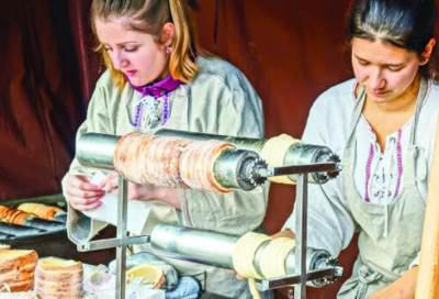 كعكة التشيك التقليدية «التردلنيك»  .. تركب موجة التغيير