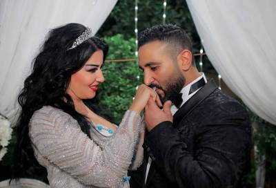 بعد سلسلة من المواقف المحرجة .. سر جديد يكشف عن زواج أحمد سعد وسمية الخشاب