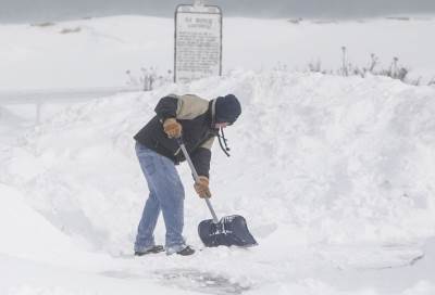 الصقيع يمنع الأميركيين من الخروج من منازلهم للإحتفال بالعام الجديد