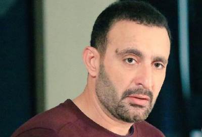 أحمد السقا غاضب : " عندي تصوير الصبح وعايز انام" فما القصة؟