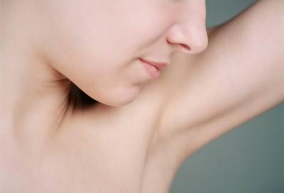 تخلصي من سموم الإبط مع هذه النصائح