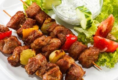 الكباب يفصل ضابط شرطة في بريطانيا