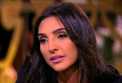 بعد أن إنتقدت تصرفاته وغيرته .. زوجة أحمد فهمي تتراجع وتهاجم البرنامج