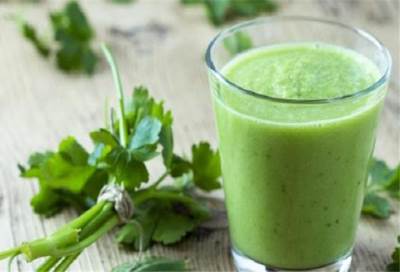 تعرفي علي فوائد عصير الكزبرة